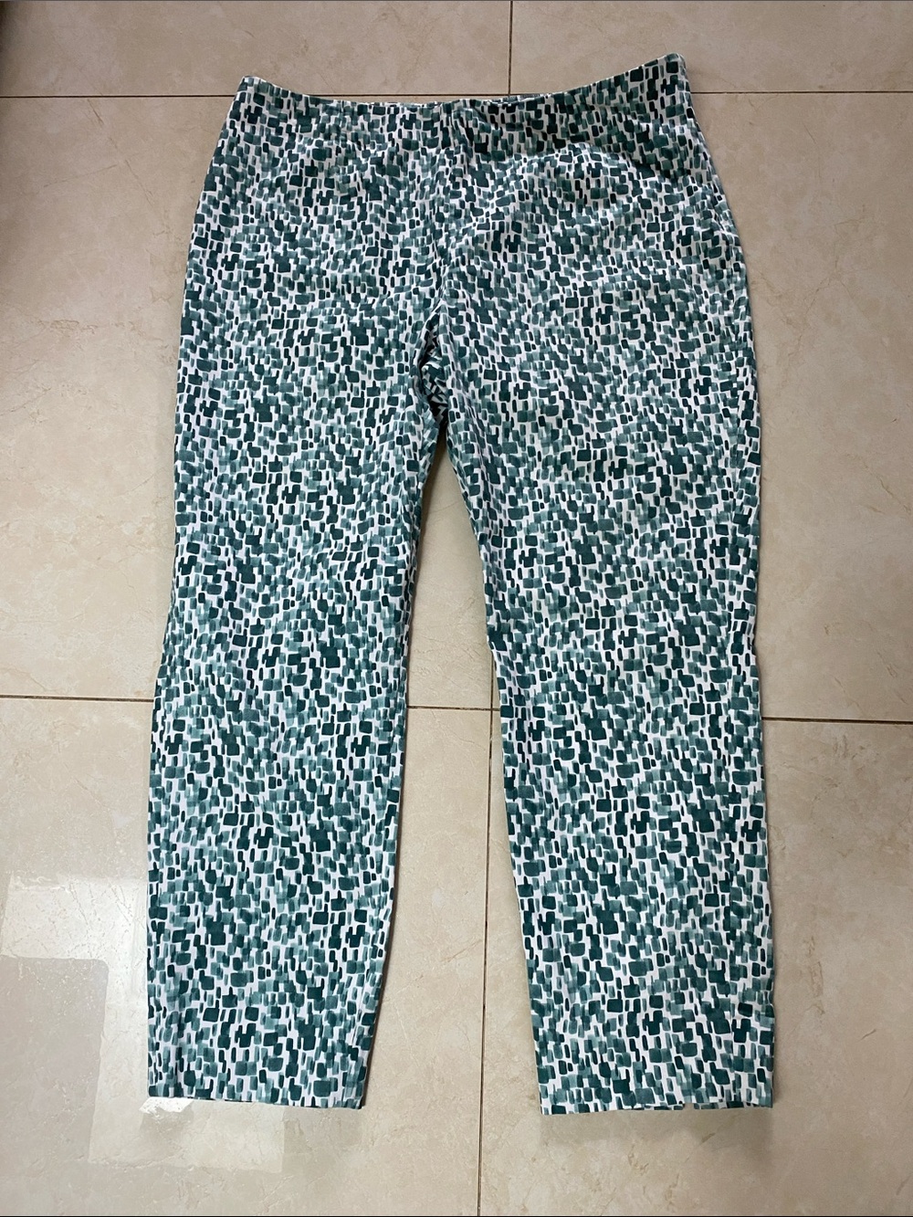 Peserico Italy Cropped Pants Green Cotton/ Elastin Patterned  Size 16 (50)